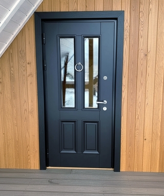 С двумя стеклами и кнокером